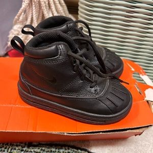 Toddler Nike boots